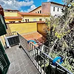 Near The Station Luxury House With Mural