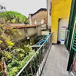 Near The Station Luxury House With Mural