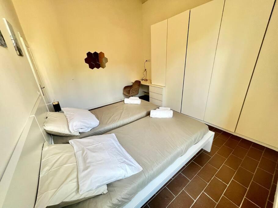 Near The Station Luxury House With Mural Apartment Florence